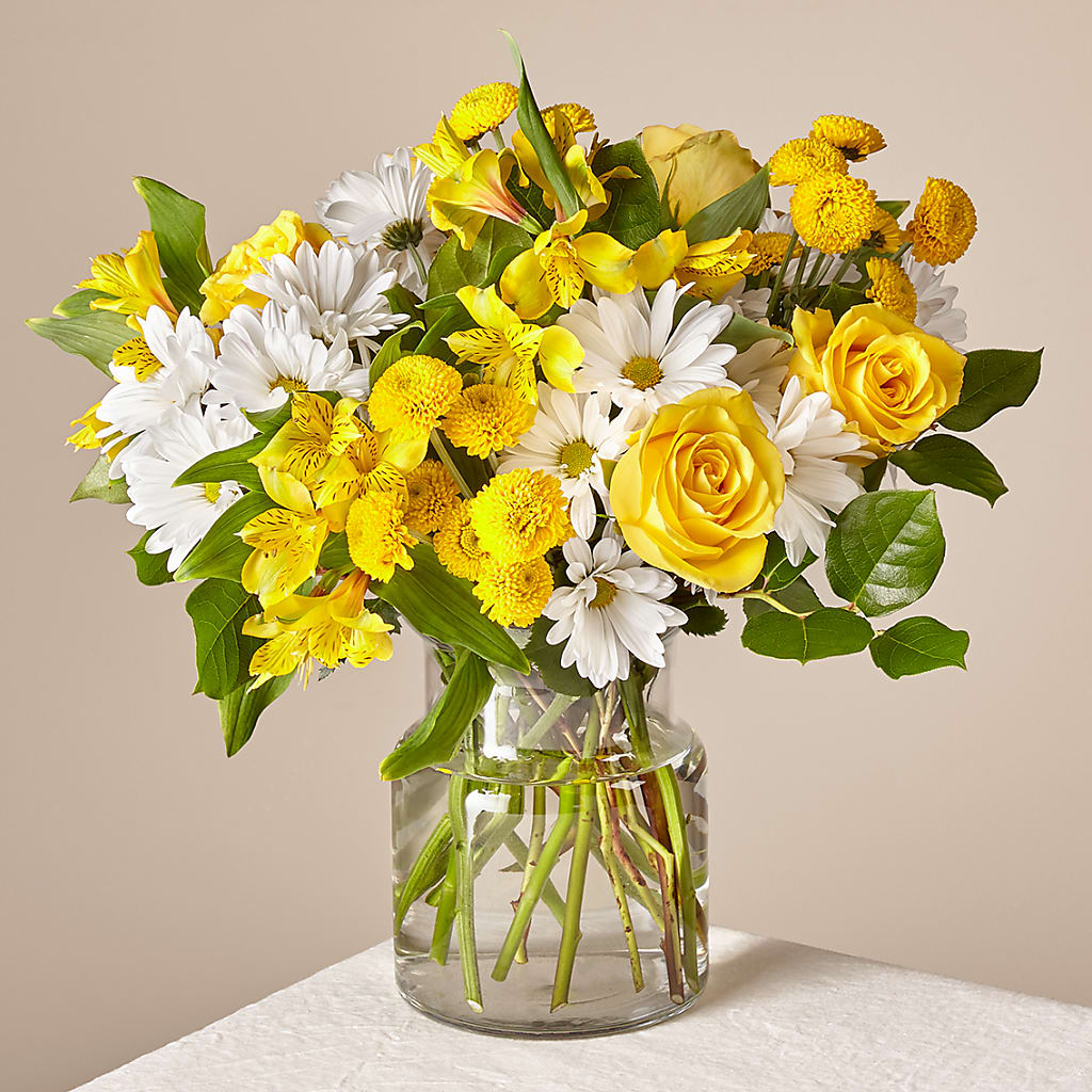 Sunny Sentiments Bouquet – Magnolia Oaks Florist, Tyrone GA