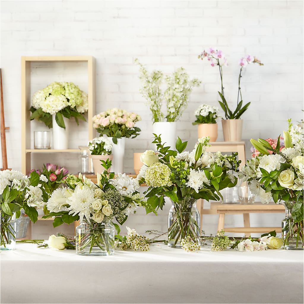 Classic Ivory – A Florist Original – Magnolia Oaks Florist, Tyrone GA