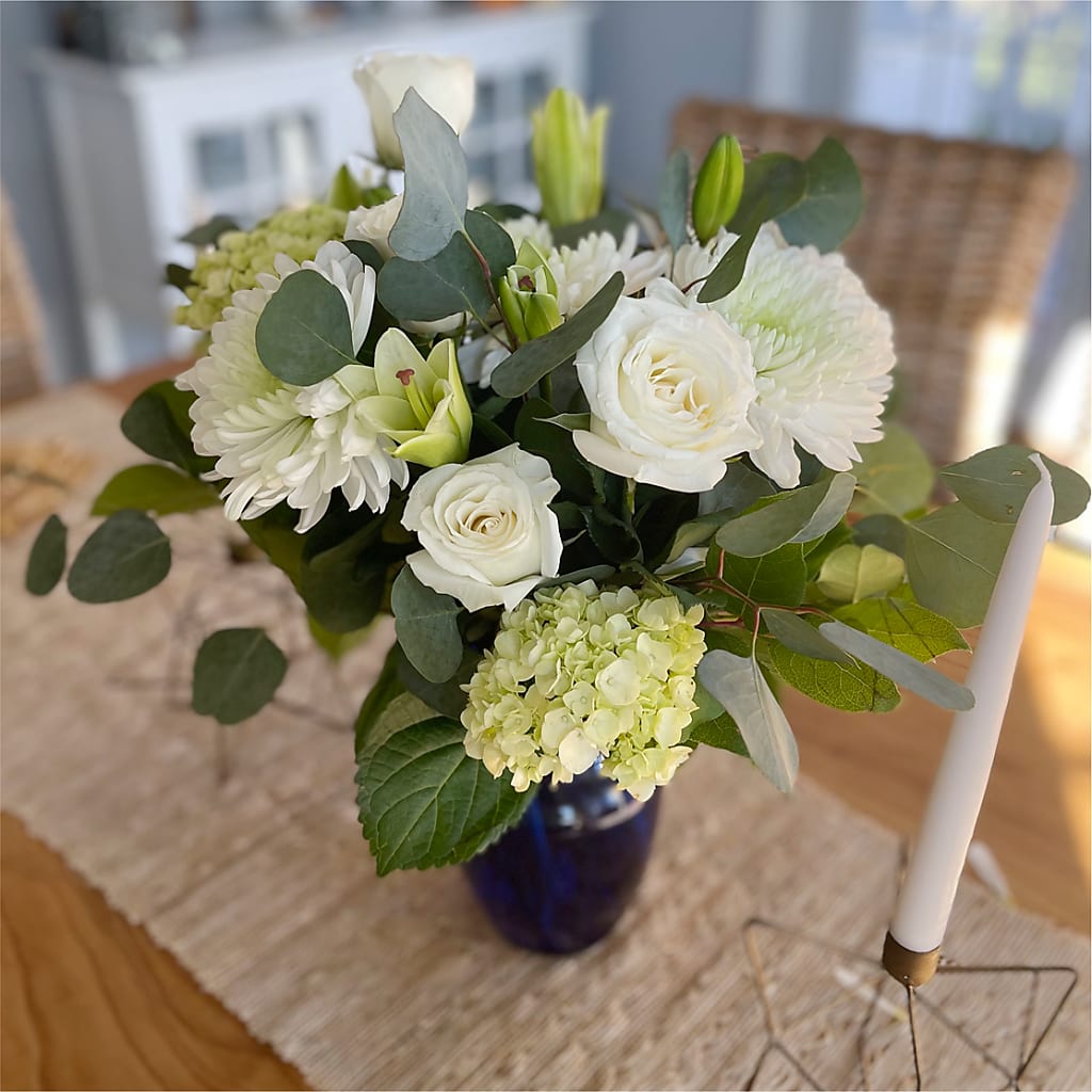 Snowy Dreams Bouquet –  Magnolia Oaks Florist, Tyrone GA