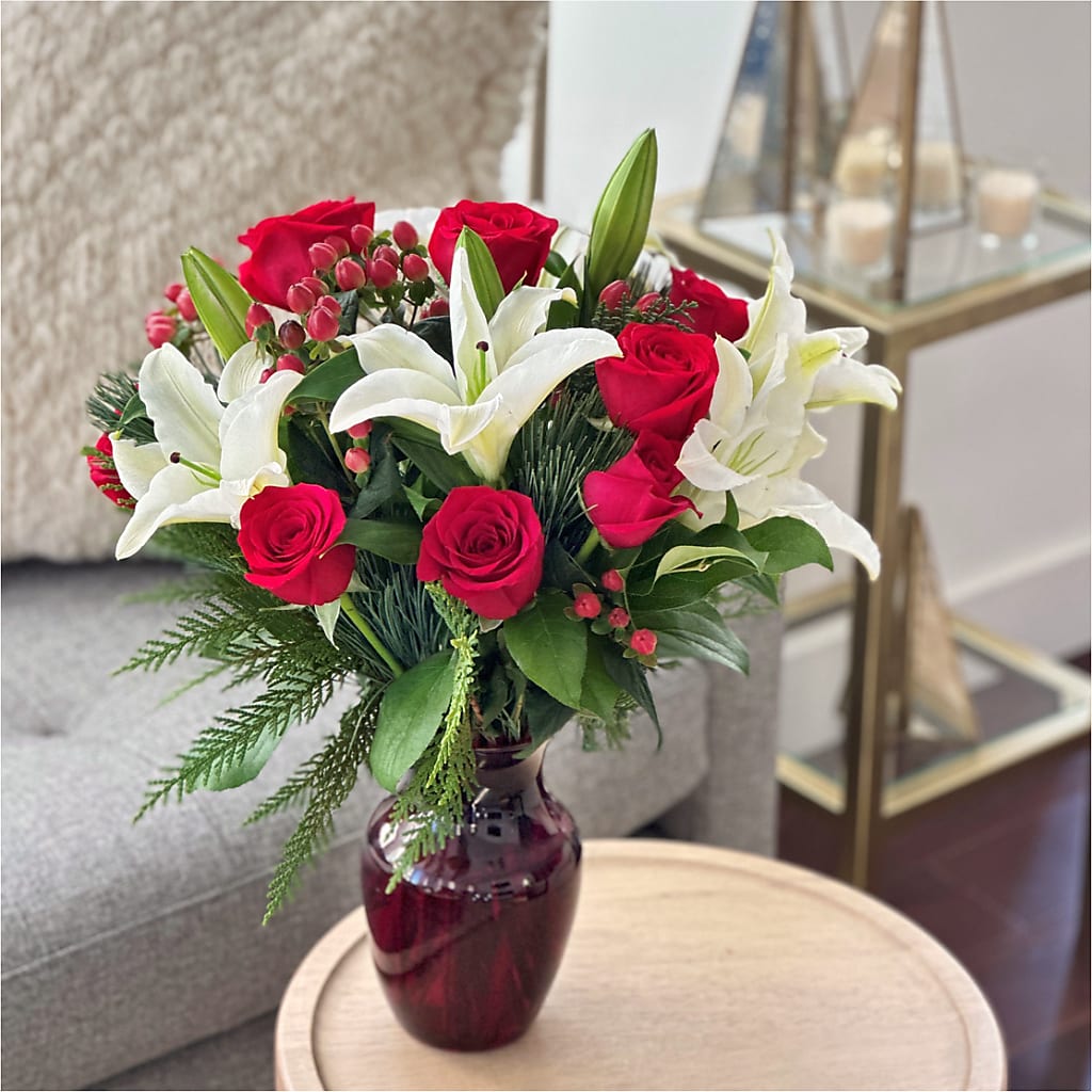 Evergreen Delight Bouquet –  Magnolia Oaks Florist, Tyrone GA